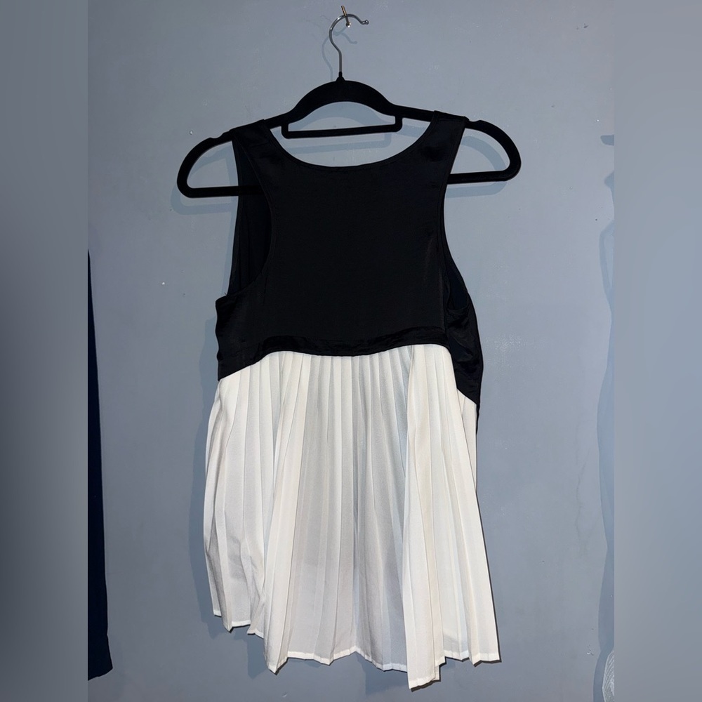 Pixley Black and White Sleeveless Blouse